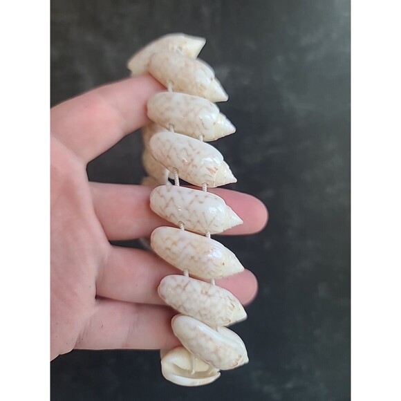 Vintage Beaded Shell Stretchy Bracelet - Picture 7 of 10